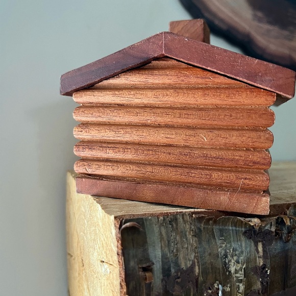 Hand Crafted Wooden Log Cabin incense Box - Picture 5 of 6